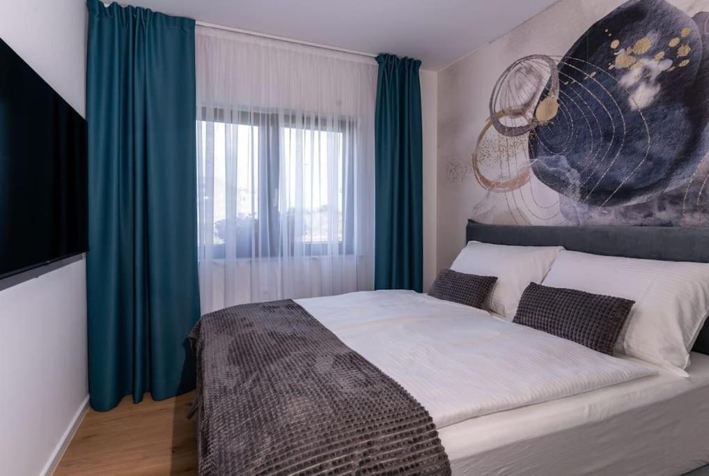 Capsula Luxury Apartment Умаг Екстер'єр фото