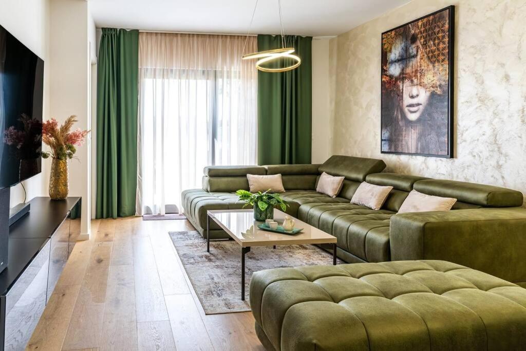 Capsula Luxury Apartment Умаг Екстер'єр фото