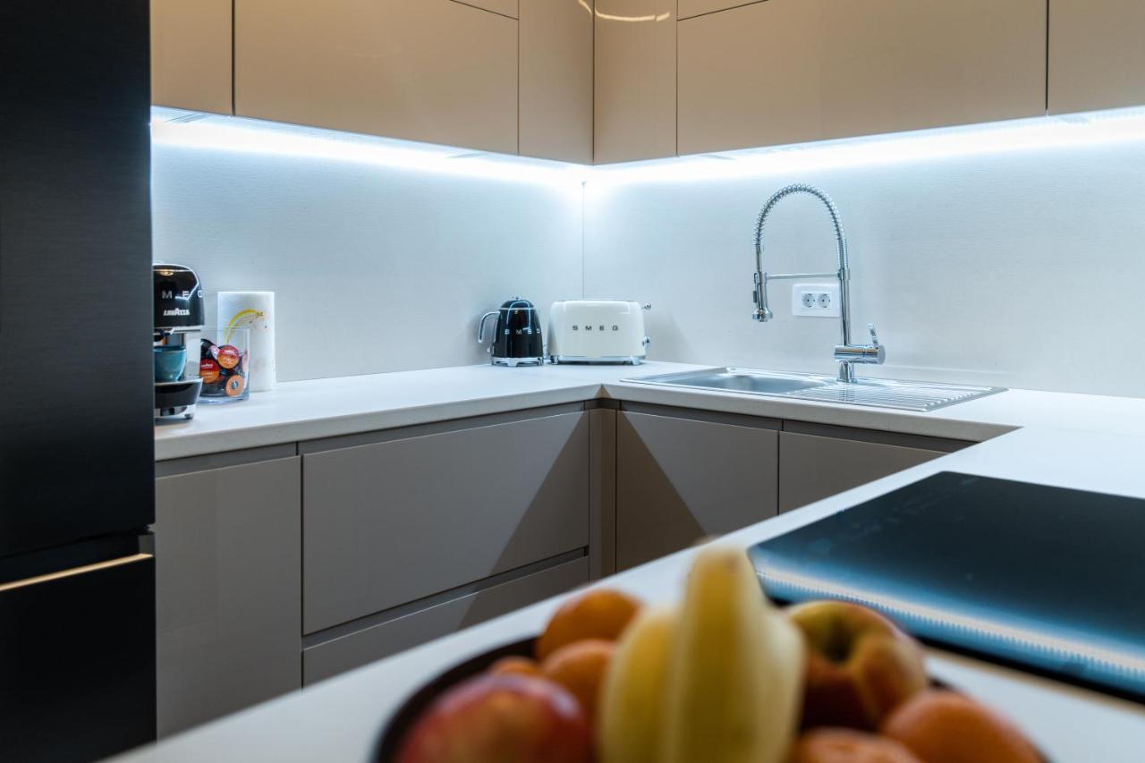 Capsula Luxury Apartment Умаг Екстер'єр фото