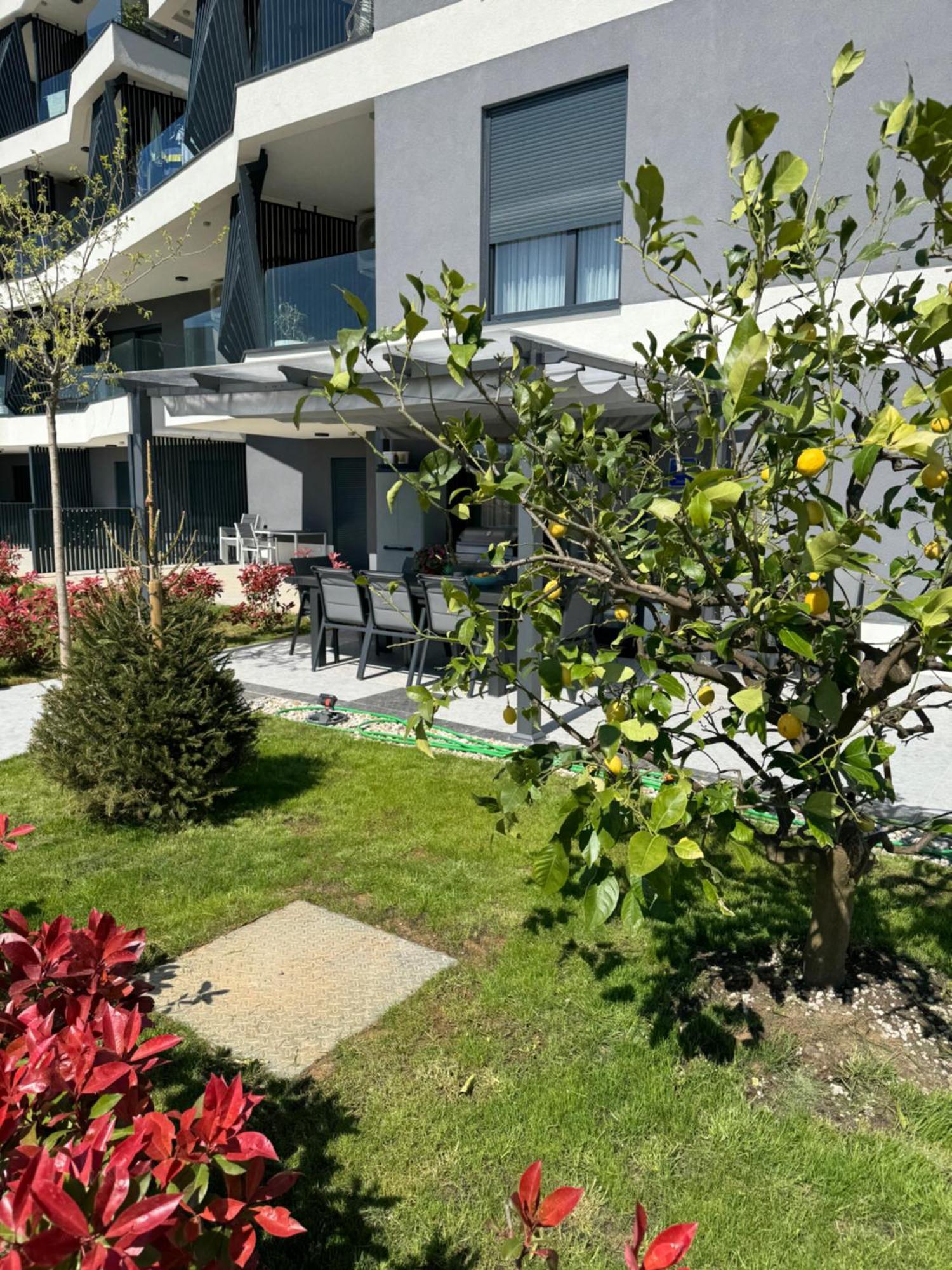 Capsula Luxury Apartment Умаг Екстер'єр фото