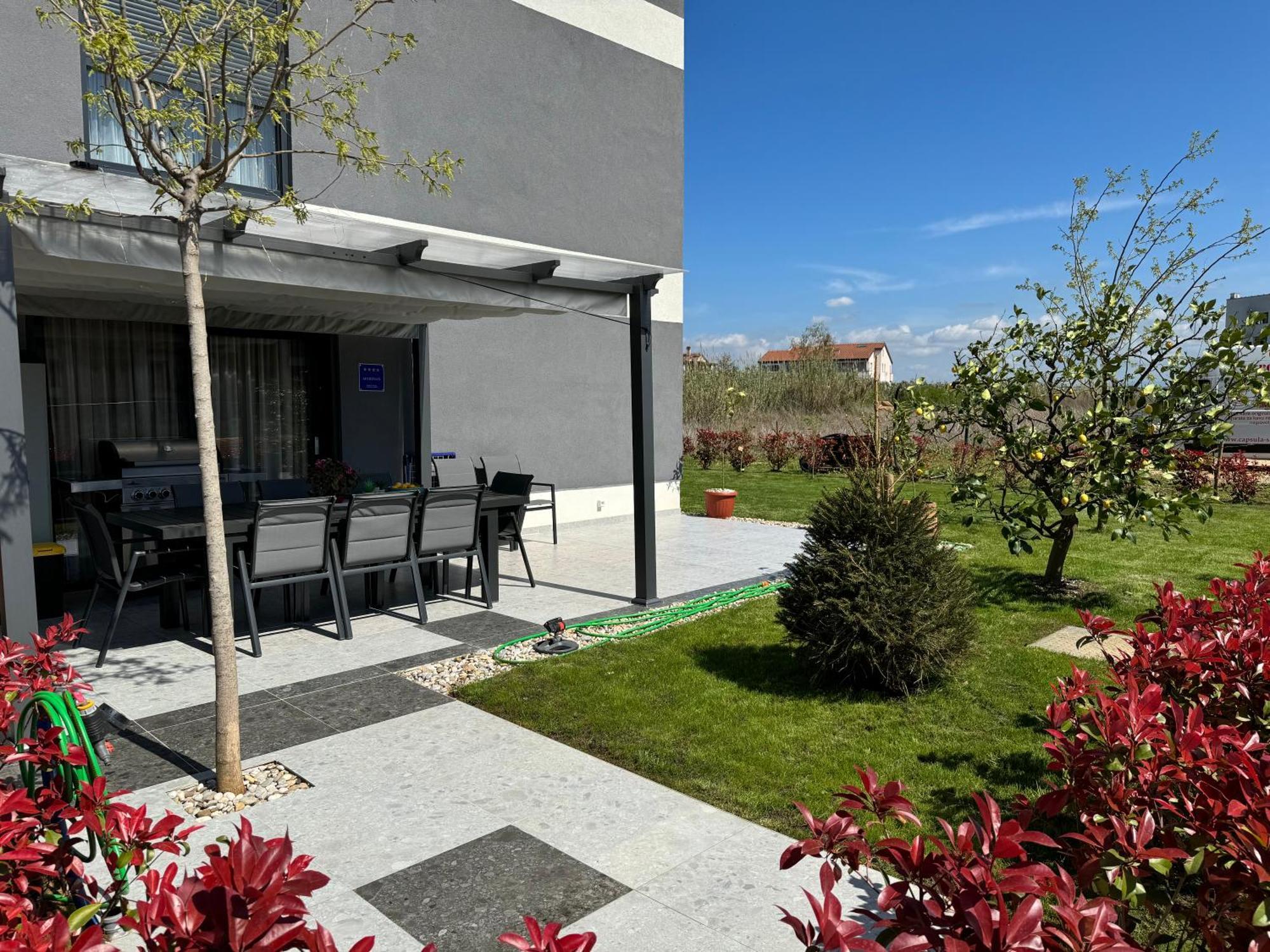 Capsula Luxury Apartment Умаг Екстер'єр фото